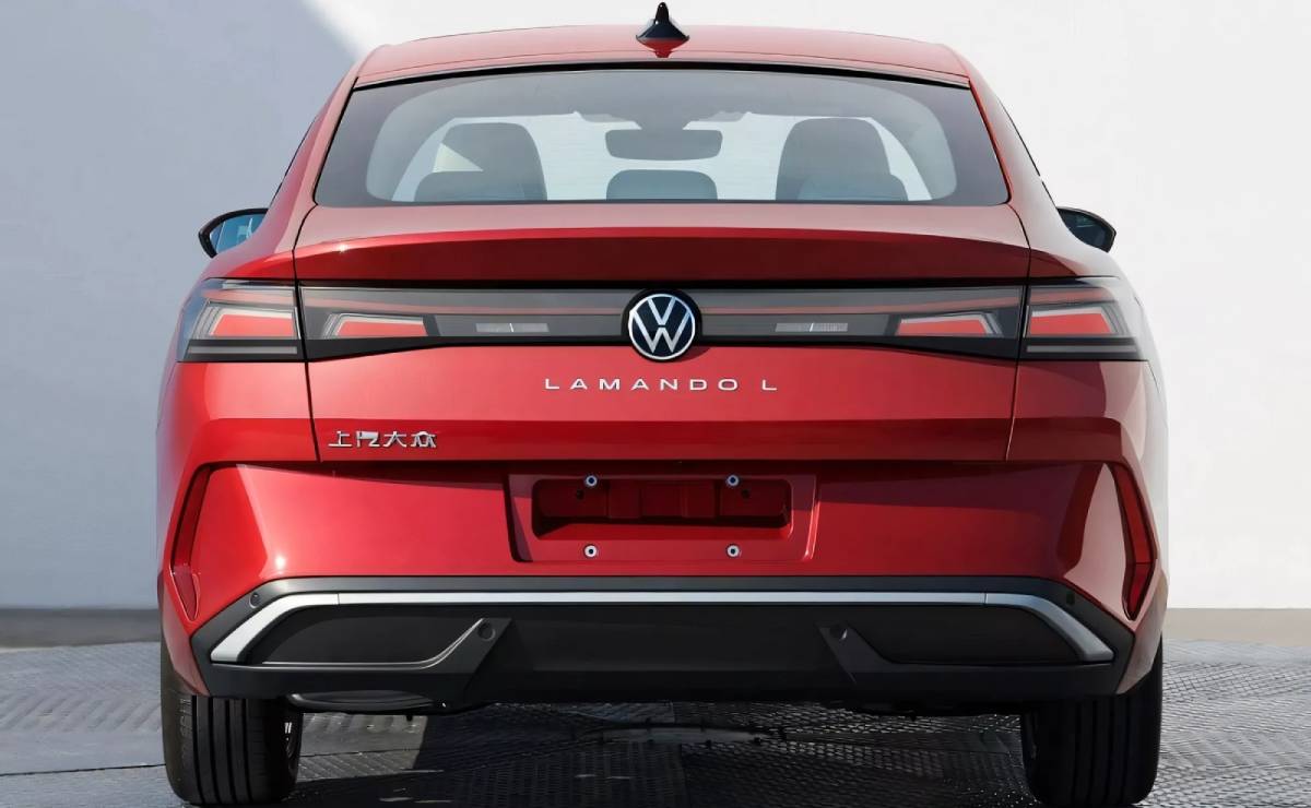 Sedan Volkswagen Lamando L cola