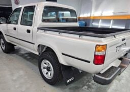 Toyota Hilux DLX trasera