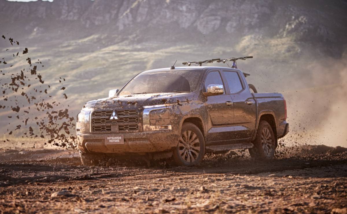 Mitsubishi L200 lanzamiento accion frente