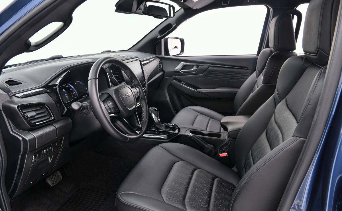 Pick up Isuzu D Max EV interior