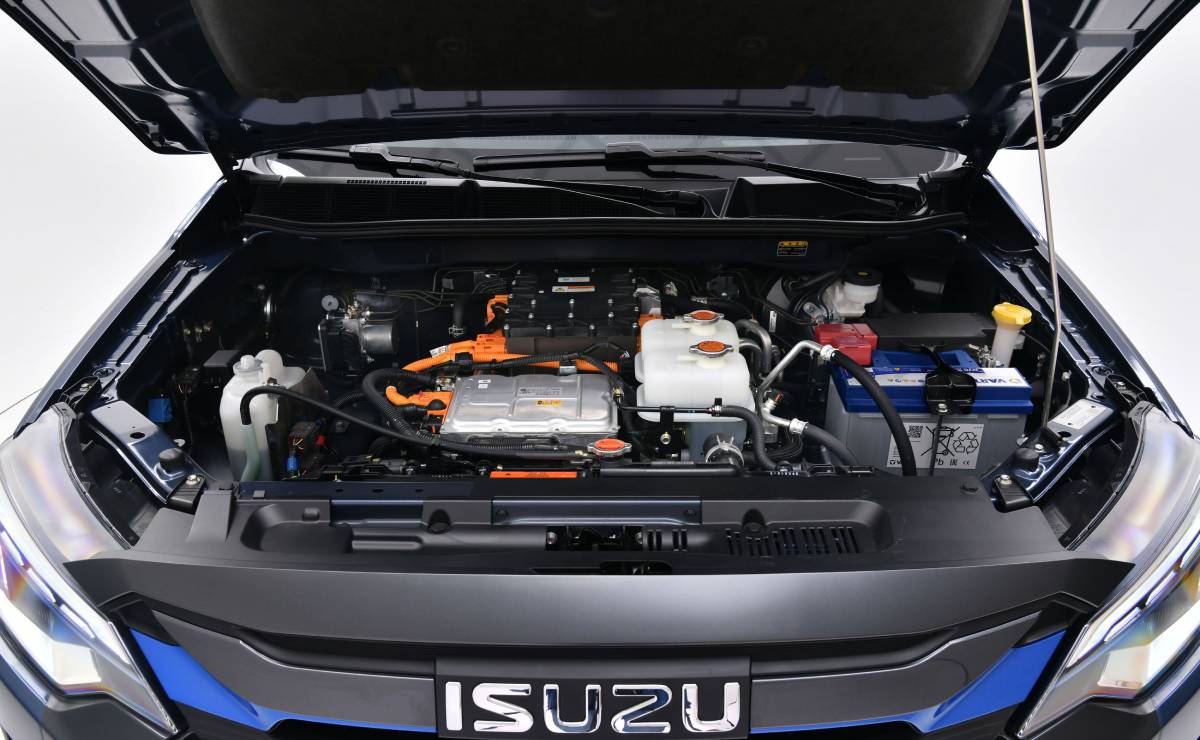 Pick up Isuzu D Max EV motor 1