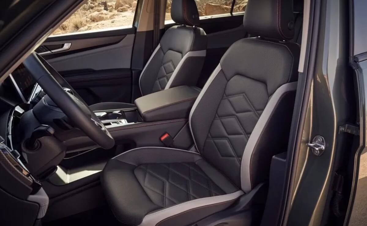 Teramont Peak Edition interior
