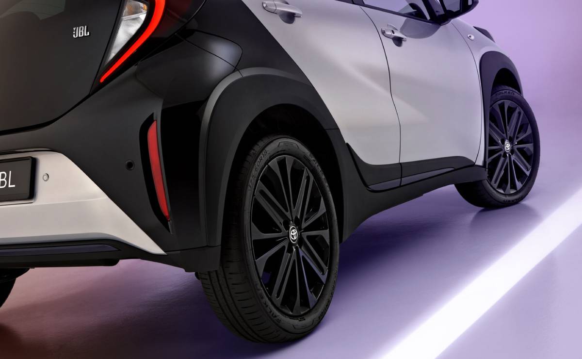 Toyota Aygo X teaser