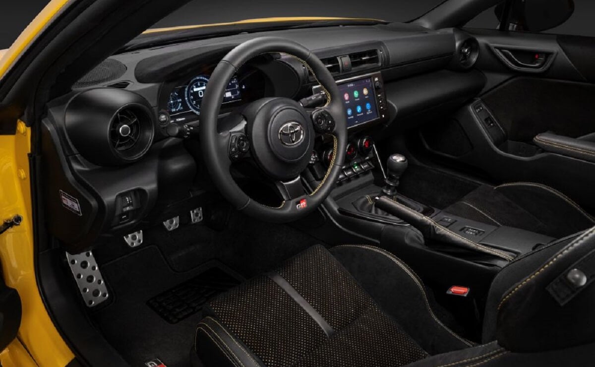 Toyota GR86 Yuzu Edition 2026 interior 1