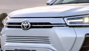 Toyota Hilux BEV teaser
