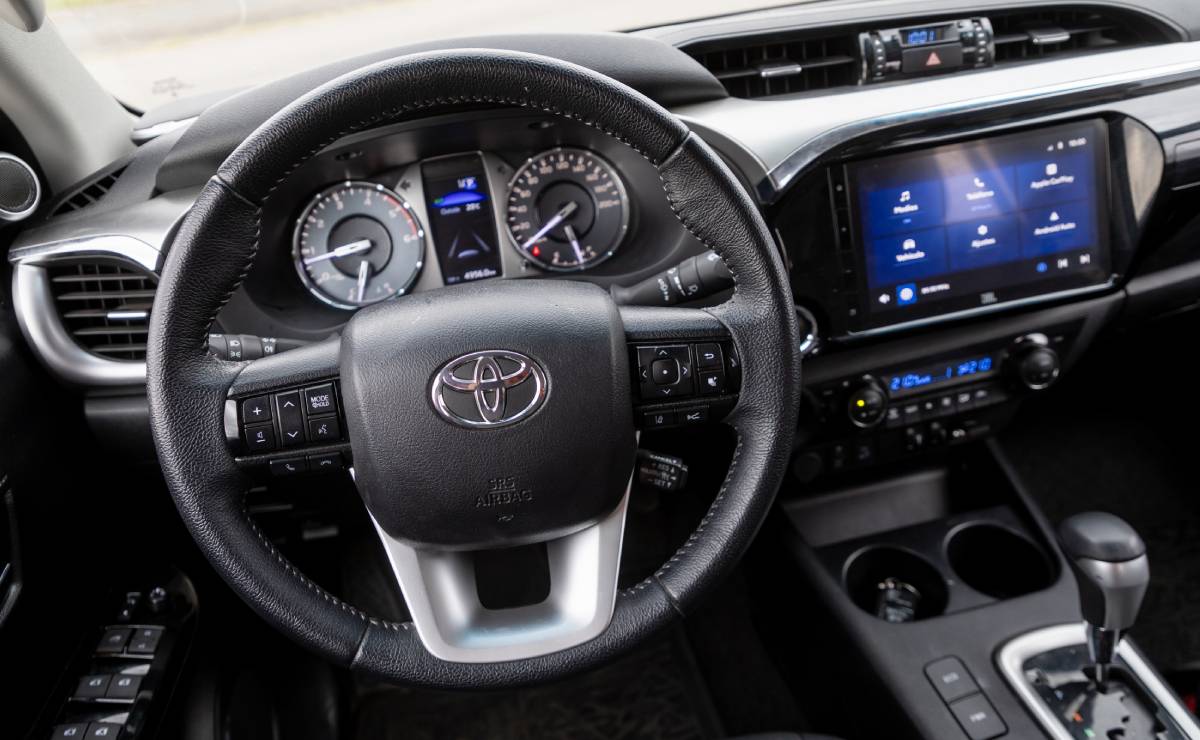 Toyota Hilux SRX