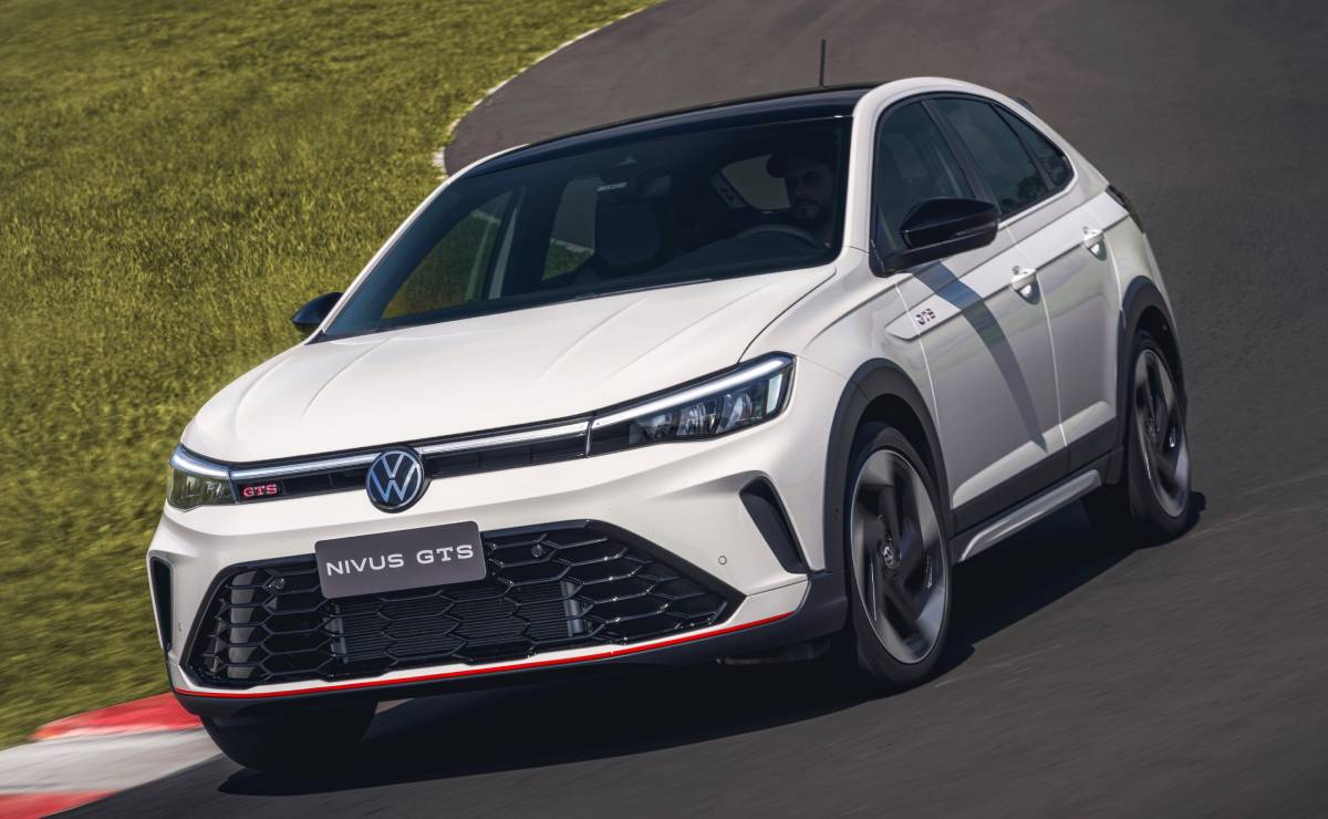 Volkswagen Nivus GTS accion 1