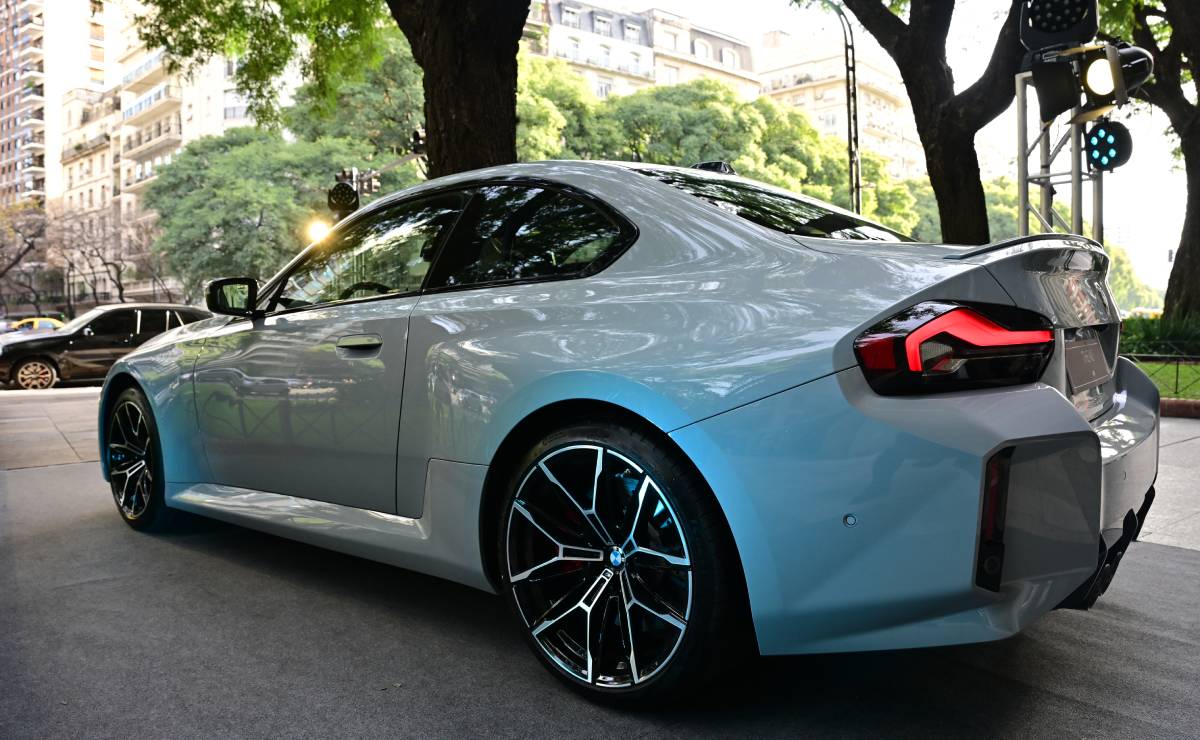 BMW M2 perfil