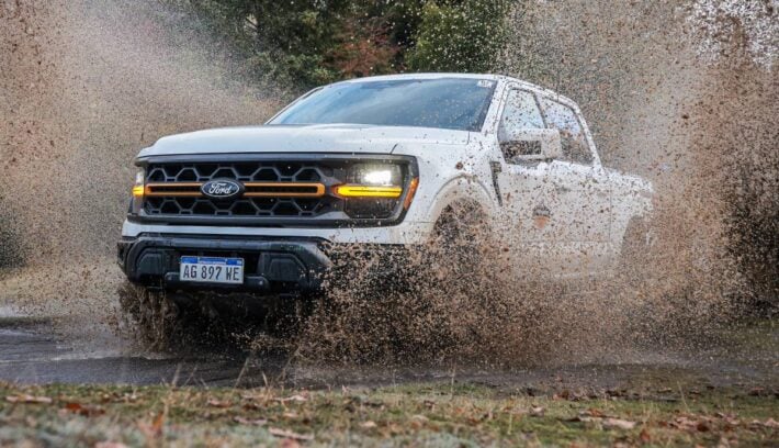 Ford F 150 Tremor accion 1