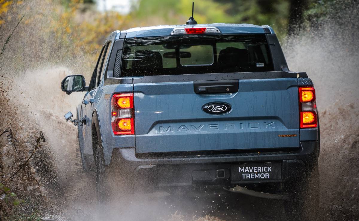 Ford Maverick Tremor accion 1