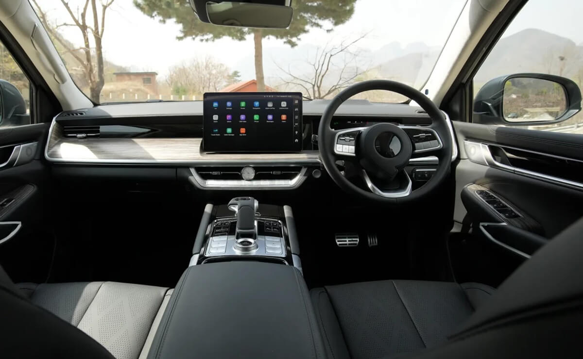 GWM Cannon Alpha PHEV interior