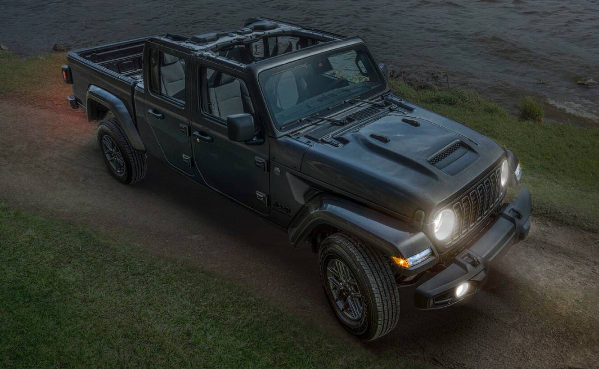 Jeep Gladiator Dark Sky frente 1
