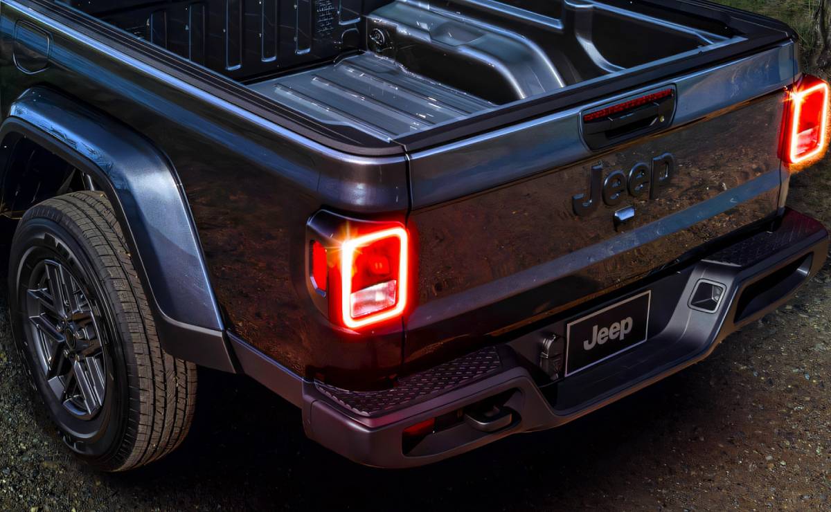 Jeep Gladiator Dark Sky teaser