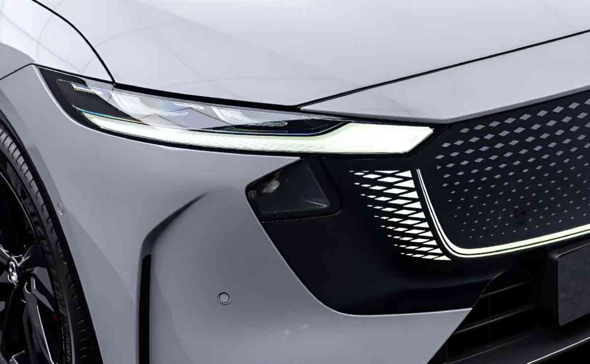 Sedan compite contra Toyota y Nissan