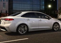 Nuevo Toyota Corolla sedan perfil