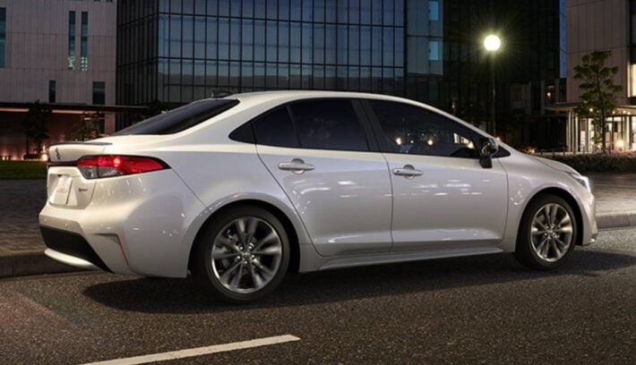 Nuevo Toyota Corolla sedan perfil