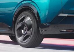 Peugeot mejora la potencia de los E-3008 y E-5008