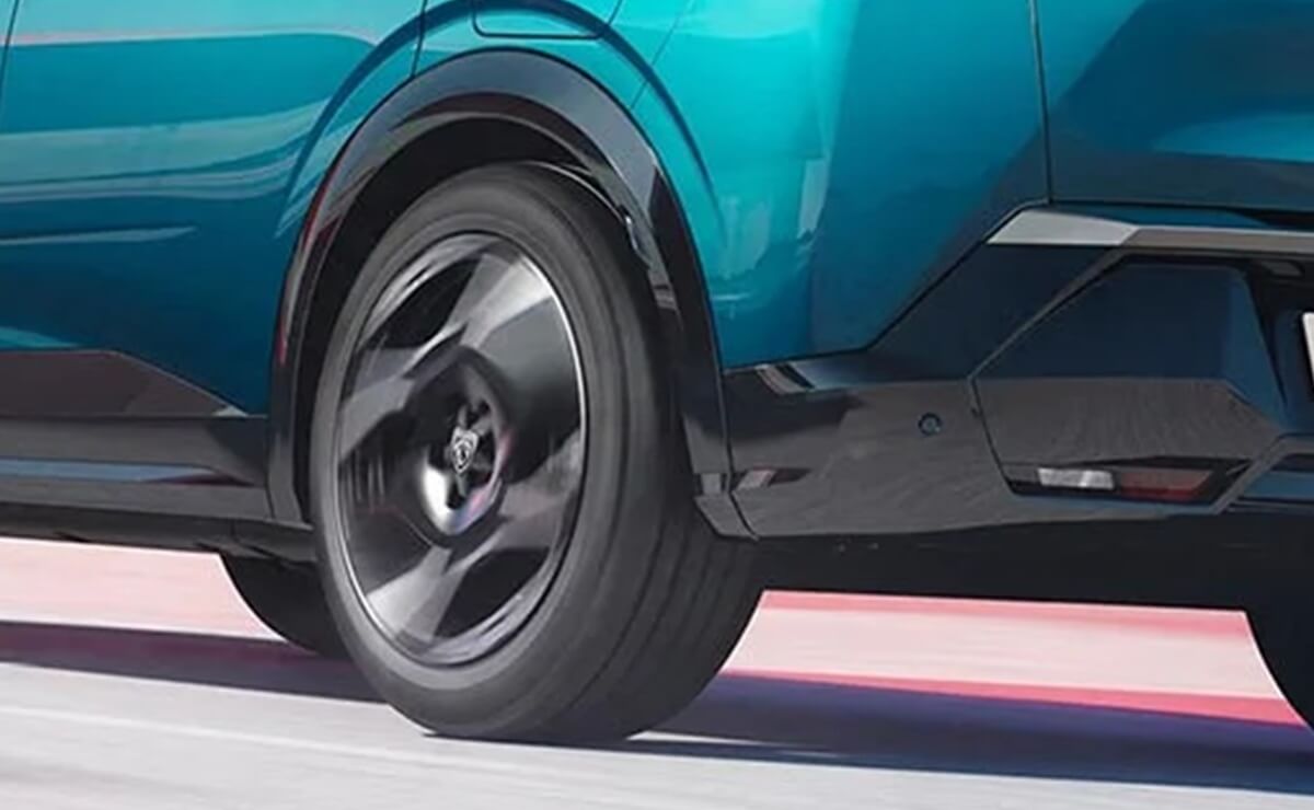 Peugeot mejora la potencia de los E-3008 y E-5008