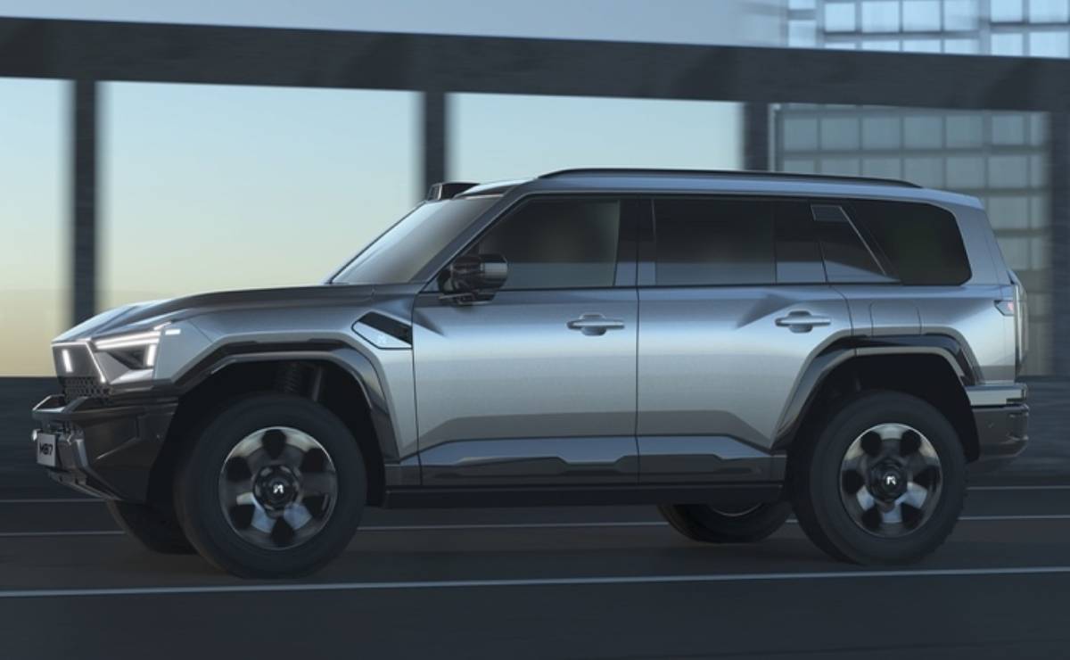 SUV Dongfeng Warrior M817 accion
