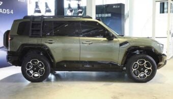 SUV Dongfeng Warrior M817 perfil