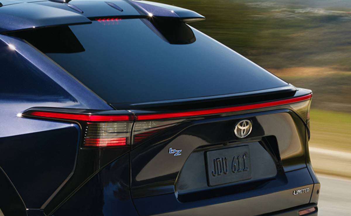 SUV Toyota bZ teaser