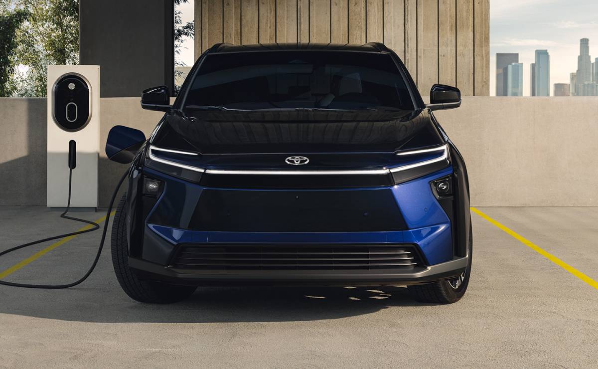 SUV Toyota bZ trompa