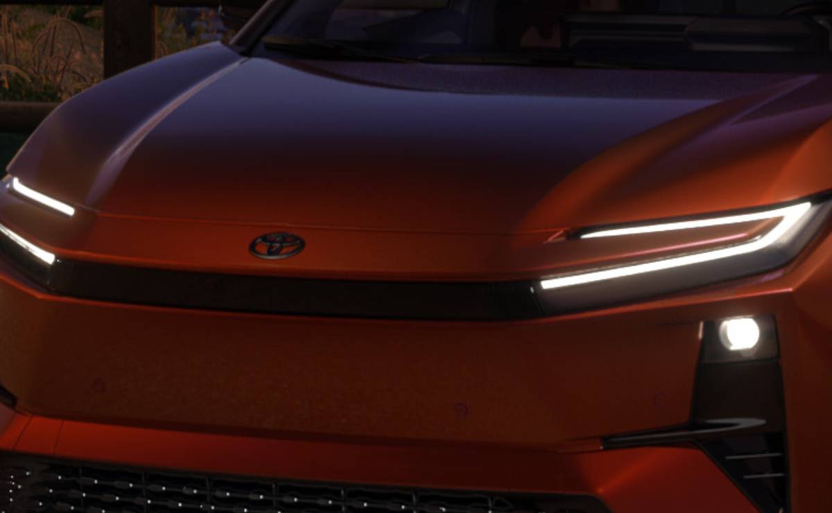 Toyota C HR 2026 teaser