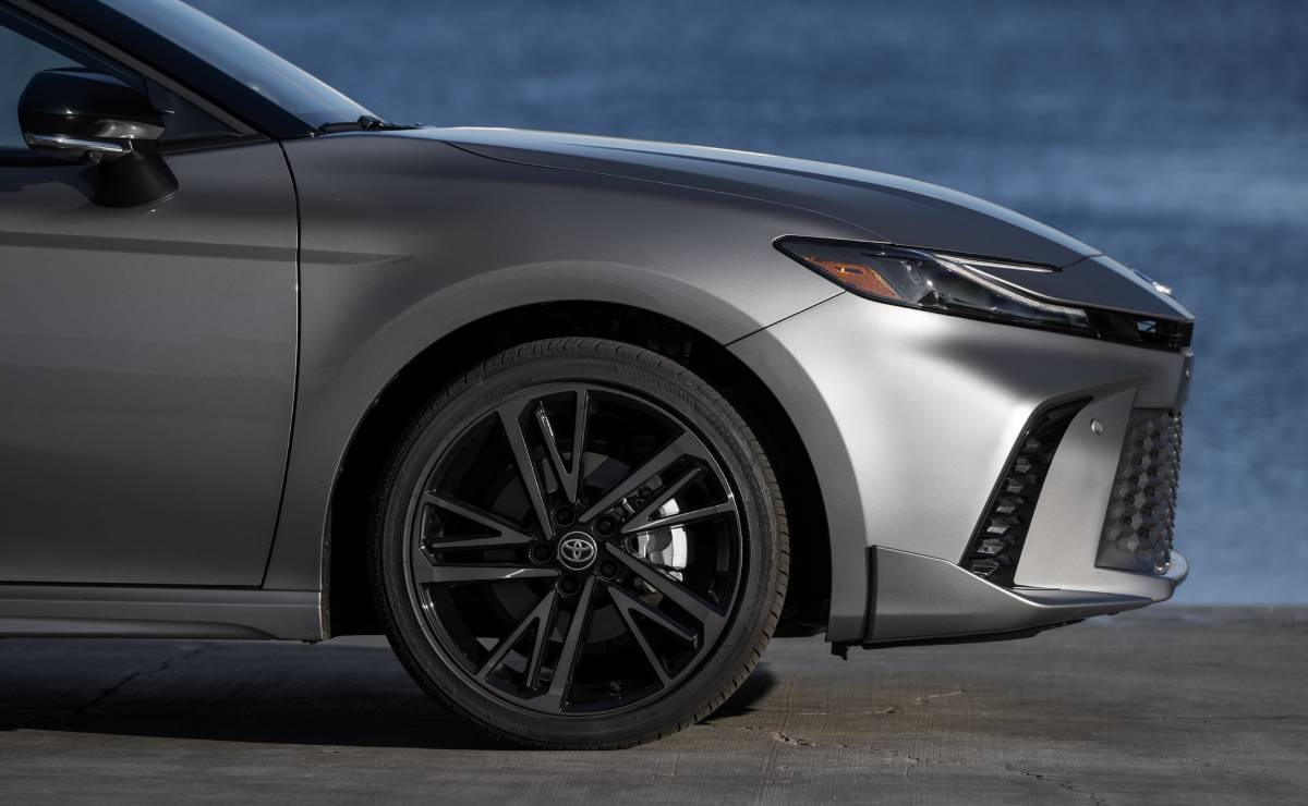 Toyota Camry (8)