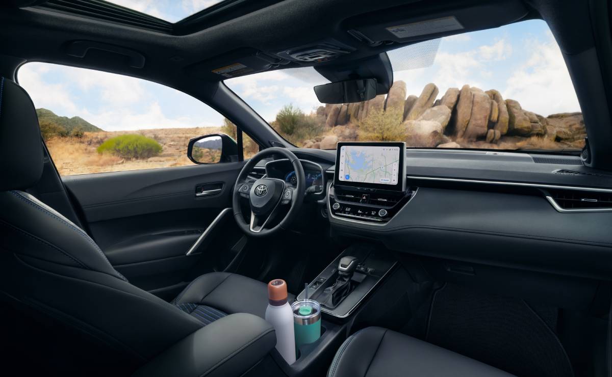 Toyota Corolla Cross 2026 interior