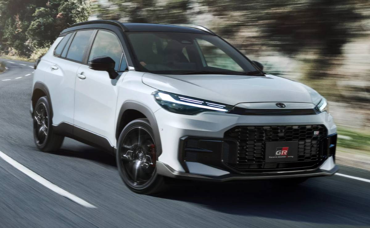 Toyota Corolla Cross GR Sport accion 1