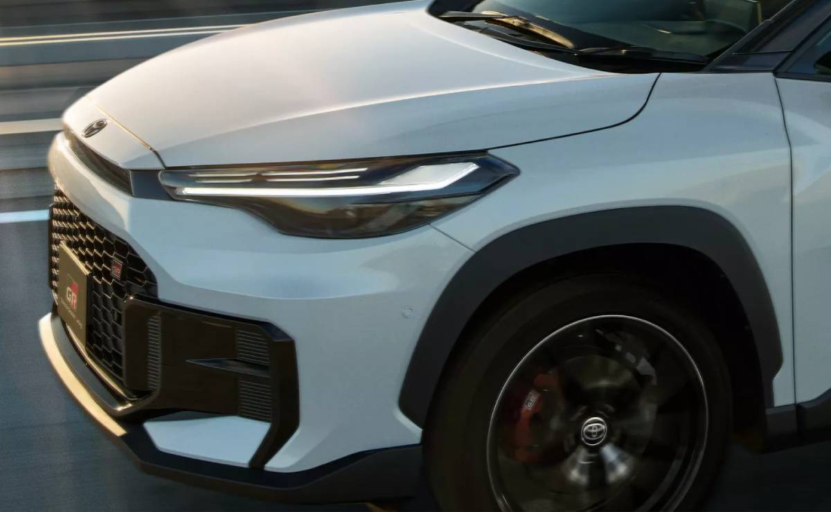 Toyota Corolla Cross GR Sport trompa