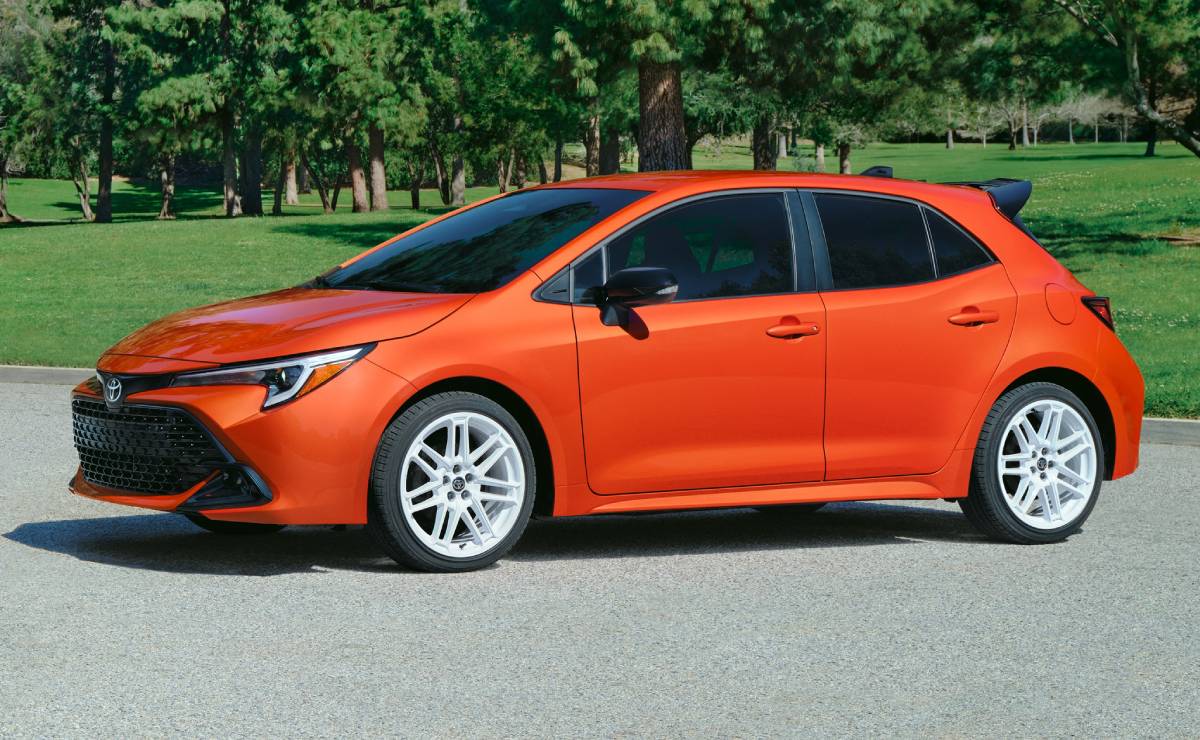 Toyota Corolla FX frente