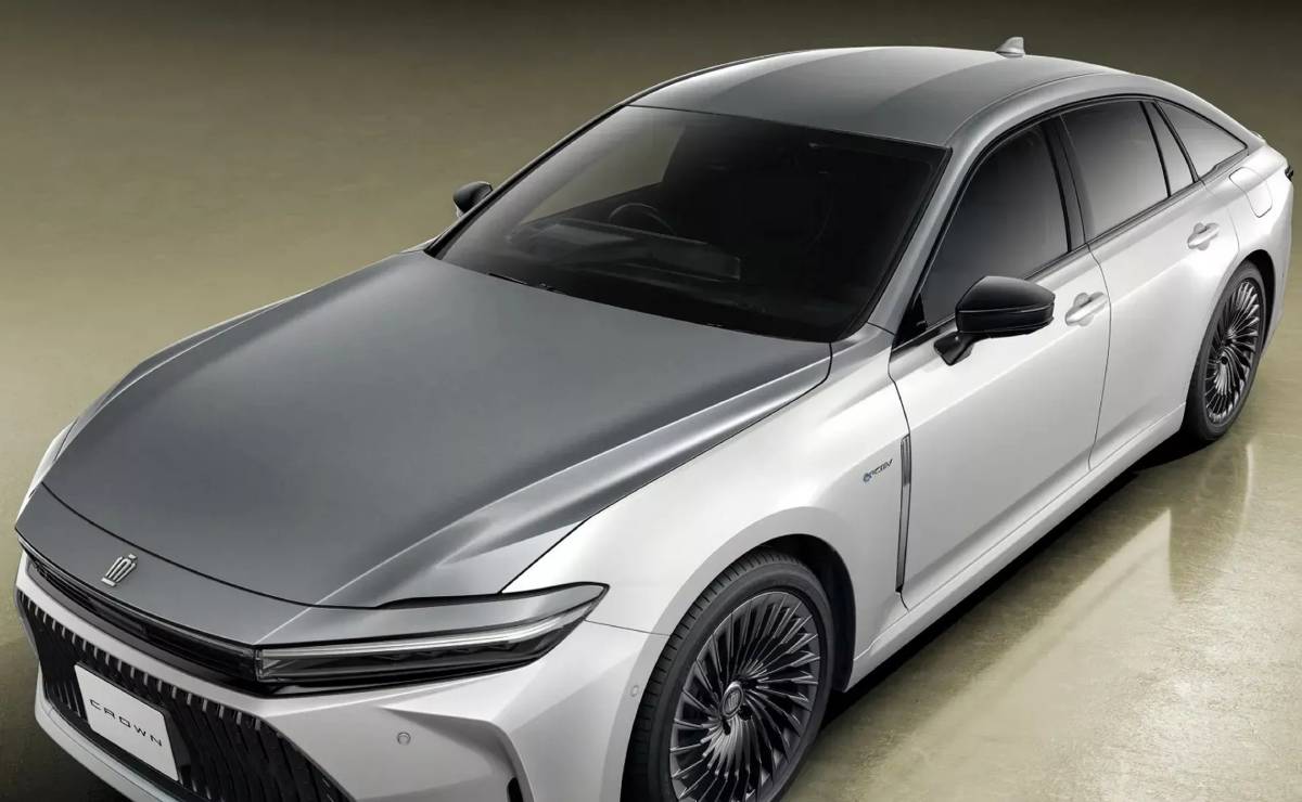 Toyota Crown Special Edition Z The 70th frente
