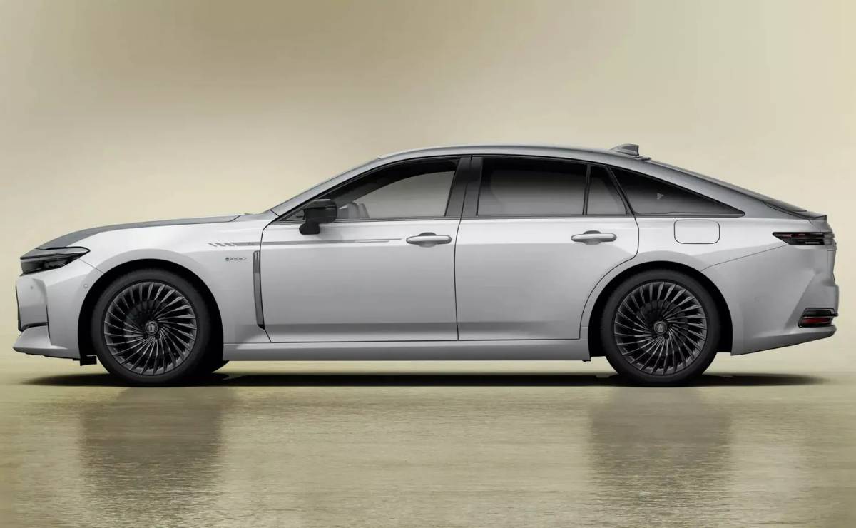 Toyota Crown Special Edition Z The 70th perfil
