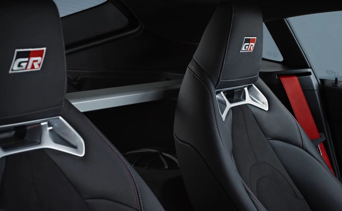 Toyota GR Supra 2025 interior y asientos