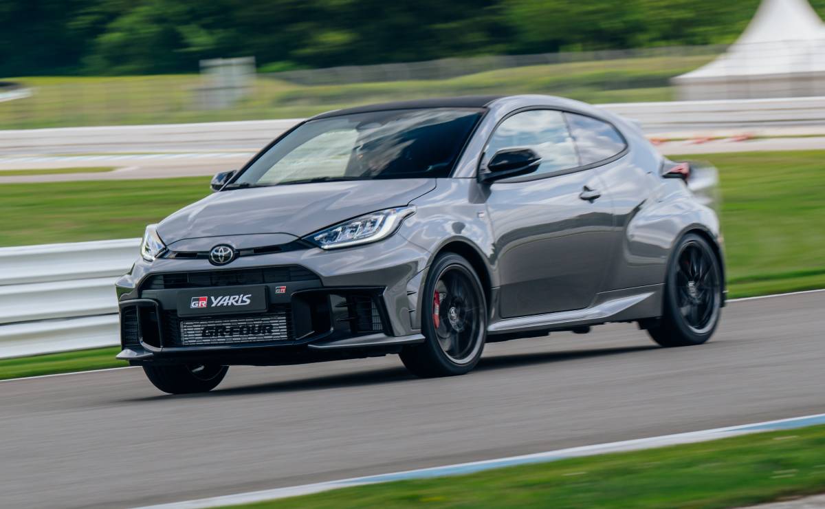 Toyota GR Yaris 2025 accion frente