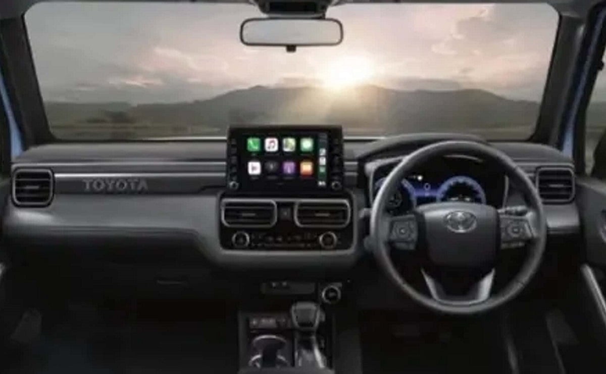 Toyota Land Cruiser FJ interior