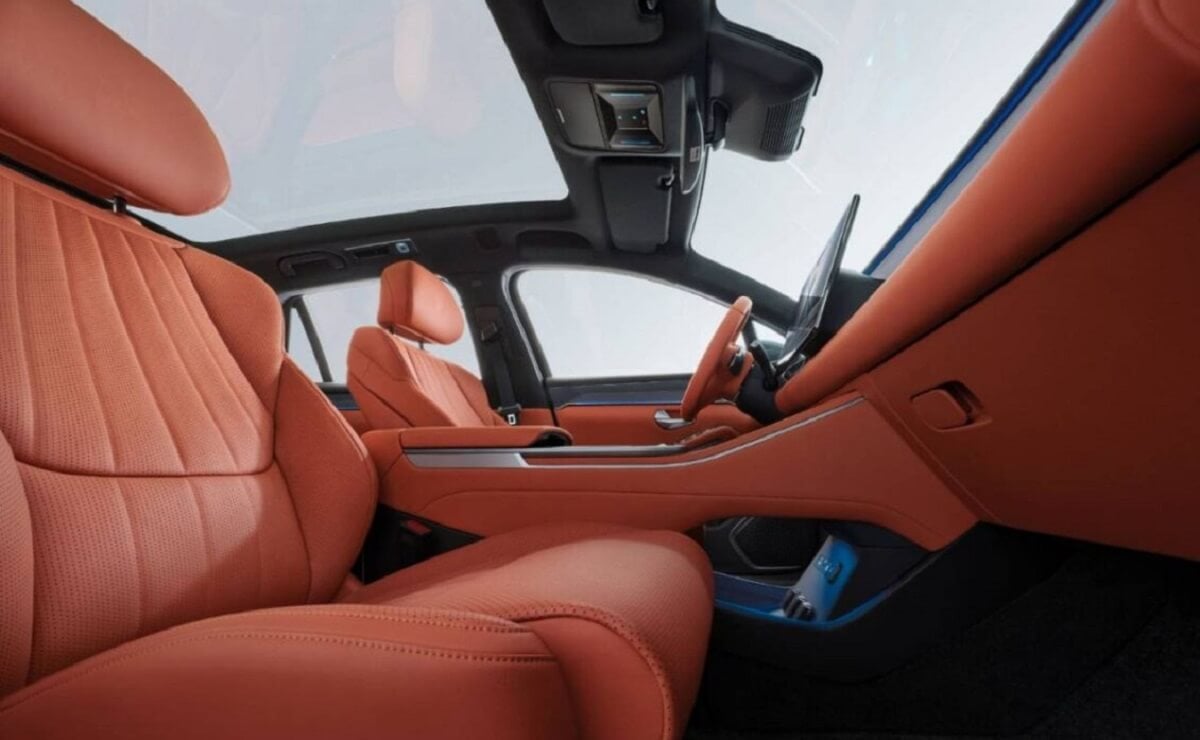 BYD SEALION 8 interior