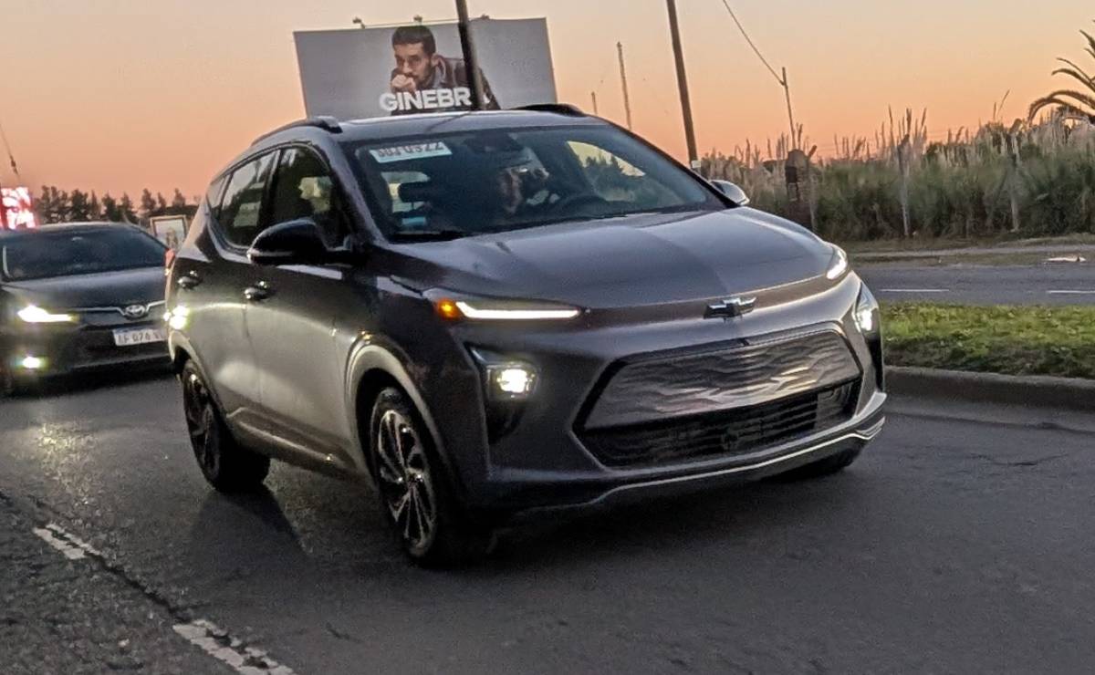 Chevrolet Bolt frente