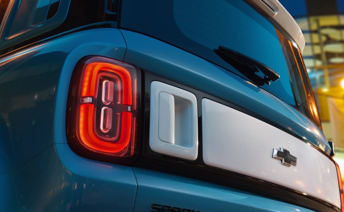 Chevrolet Spark EUV teaser 1