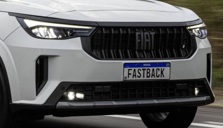 Fiat Fastback 2026 teaser 1