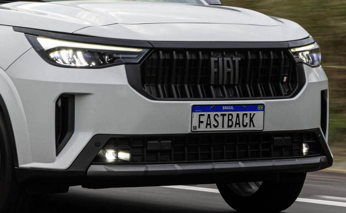 Fiat Fastback 2026 teaser 1