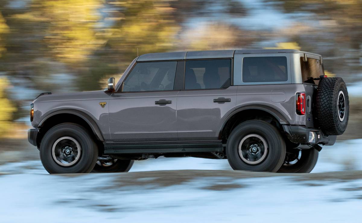Ford Bronco Badlands accion 1