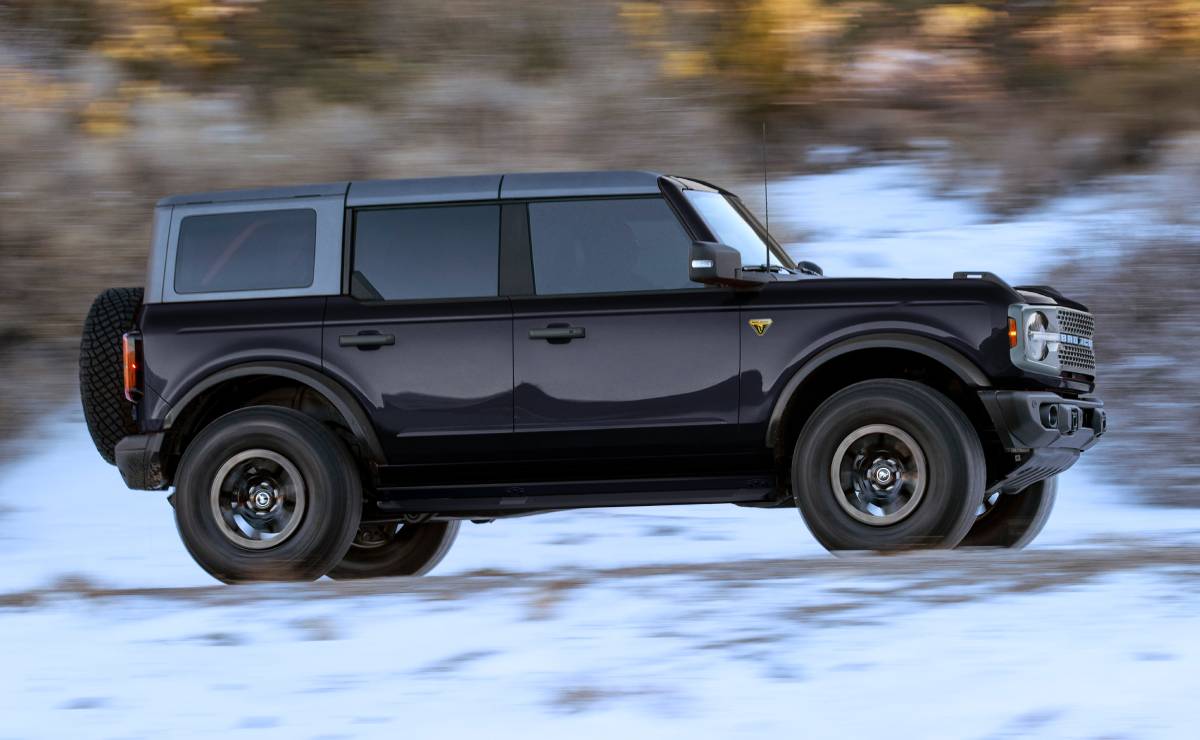 Ford Bronco Badlands accion