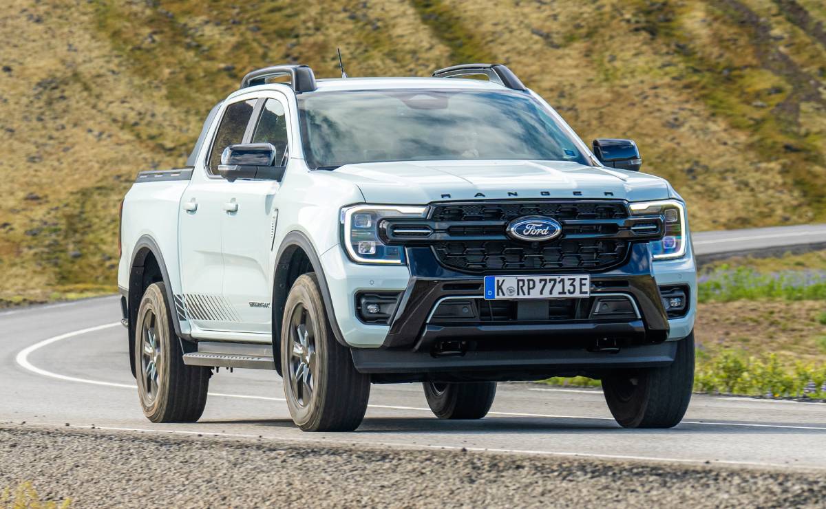 Ford Ranger Stormtrak PHEV frente