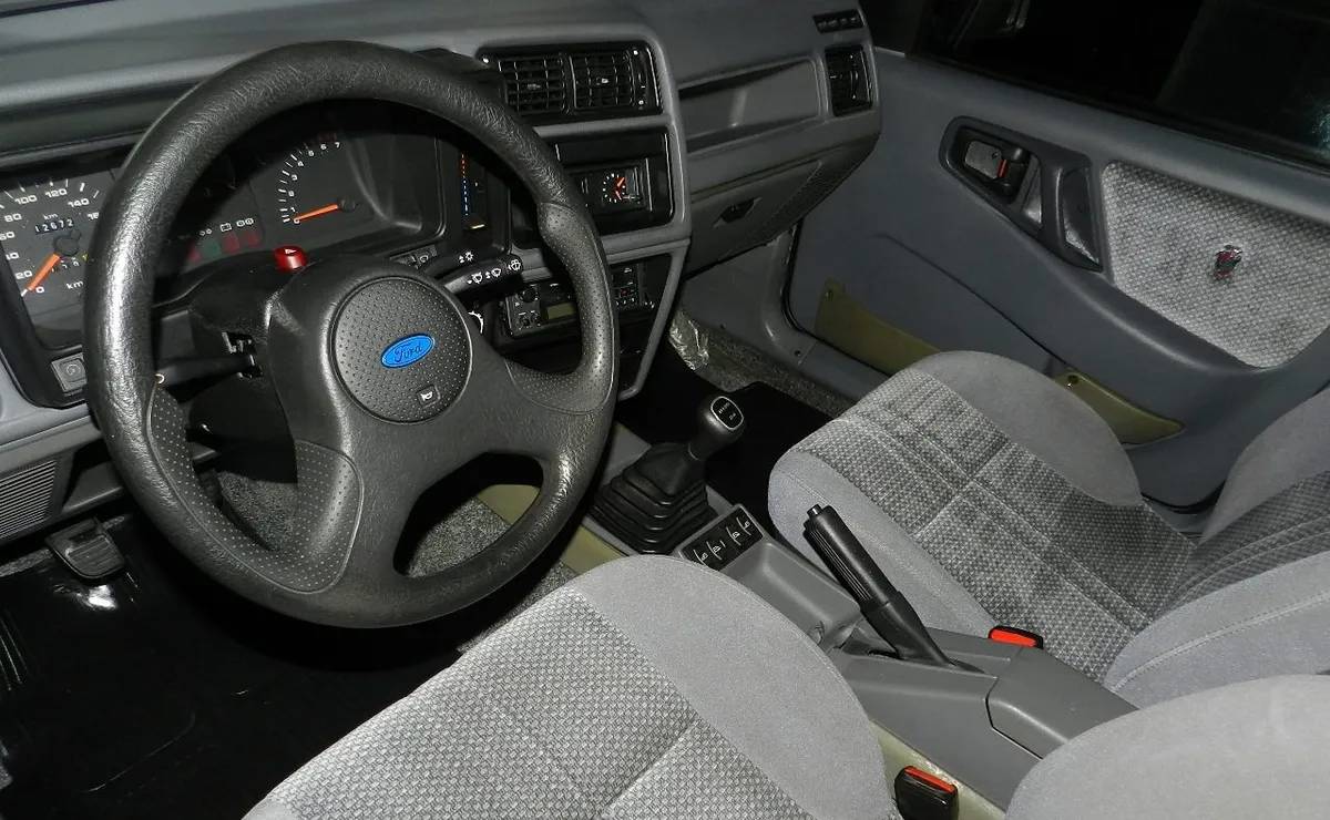 Ford Sierra 1993 interior