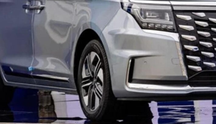 La nueva minivan, la JAC RF8