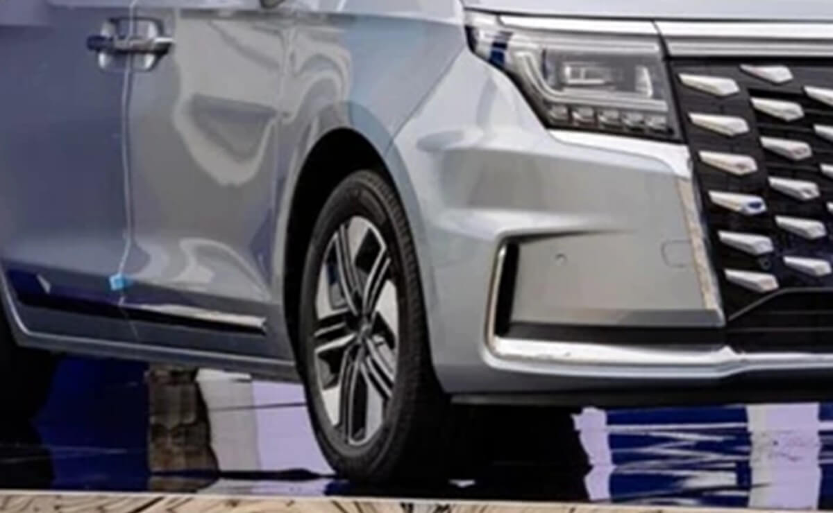 La nueva minivan, la JAC RF8