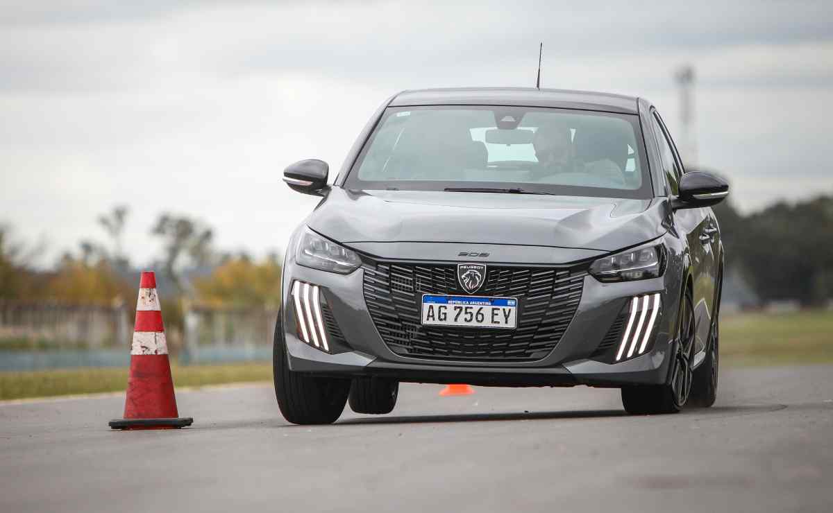 Peugeot 208 1