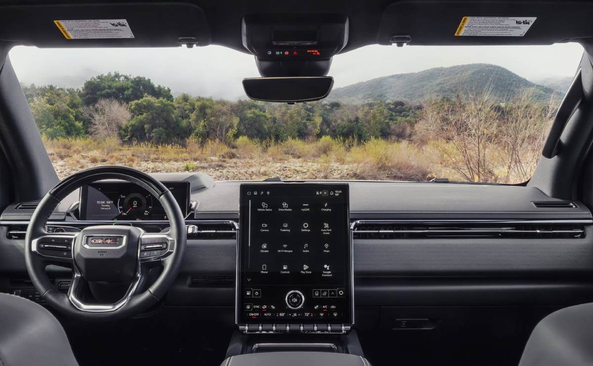 Pick up GMC Sierra EV 2026 interior